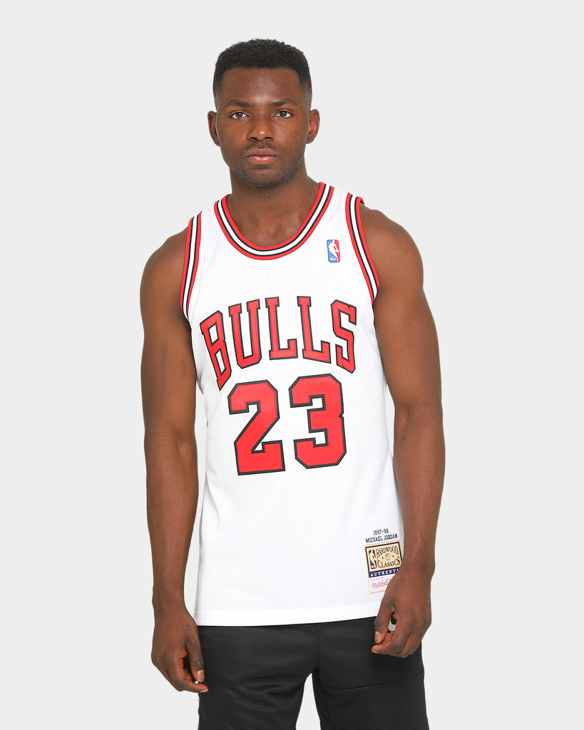 Mitchell & Ness Chicago Bulls Michael Jordan #23 '97 Authentic NBA ...