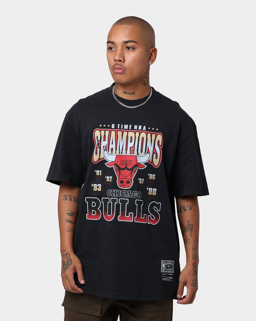Mitchell & Ness Chicago Bulls Vintage Champ Tee Black | Culture Kings US