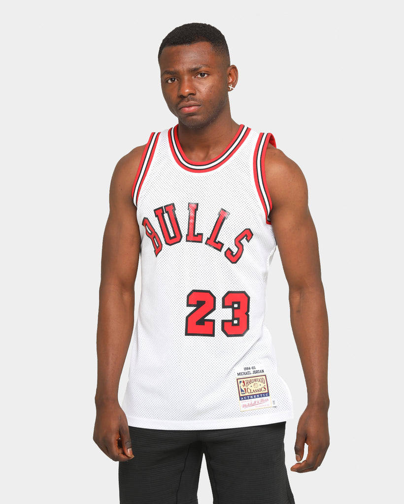 Mitchell & Ness Michael Jordan Chicago Bulls Red 1984 Authentic Shooting T-Shirt Size: Medium