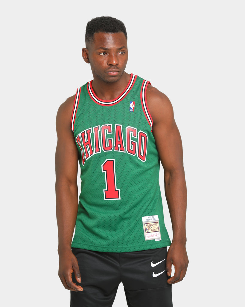 Derrick Rose Chicago Bulls NBA Retro Basketball T-Shirt by World