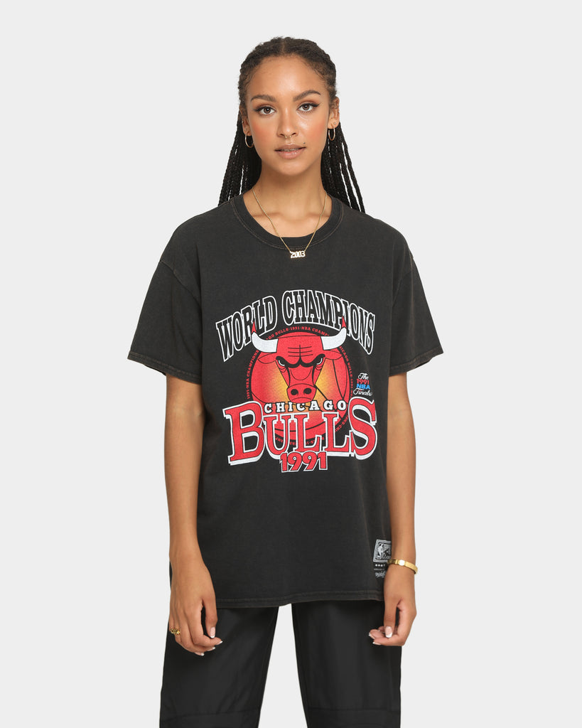 Mitchell & Ness Chicago Bulls World Champs Ball Vintage T-Shirt Vintag ...