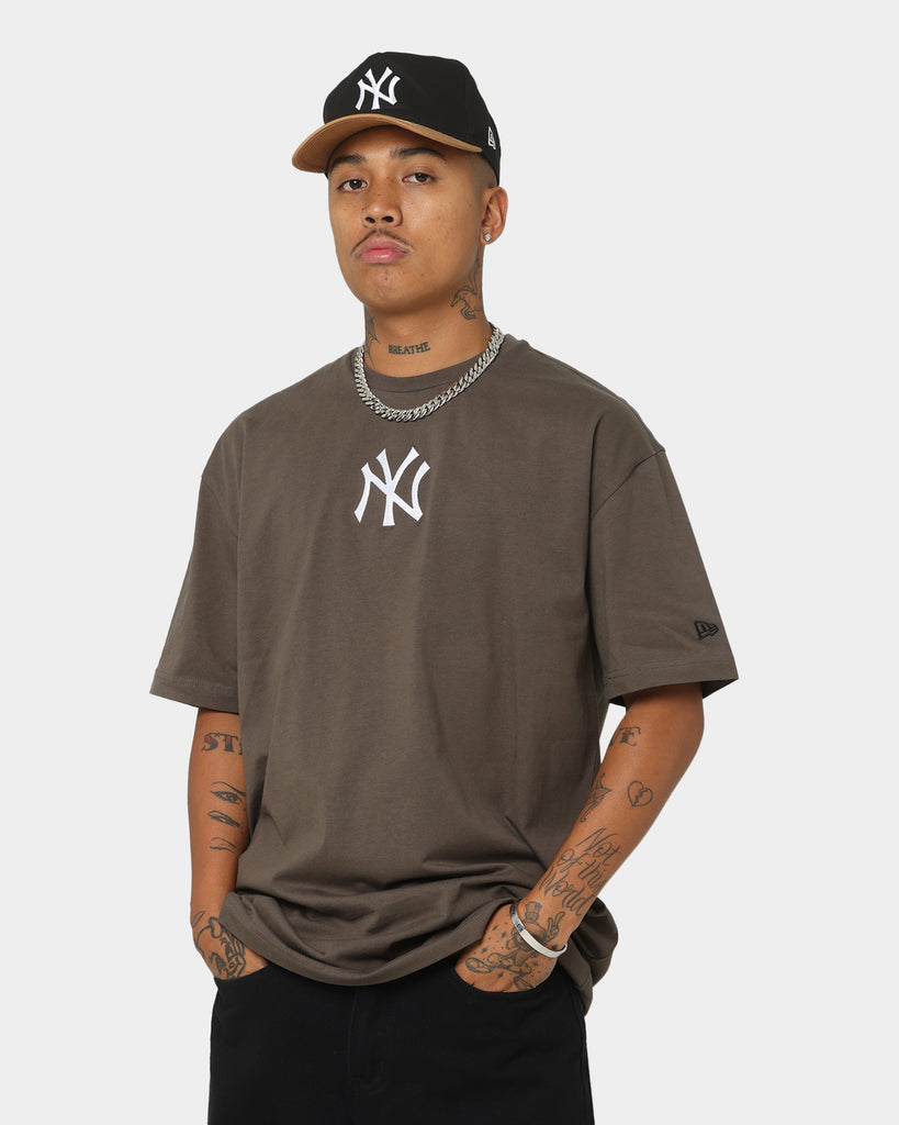New Era New York Yankees oversized t-shirt in black
