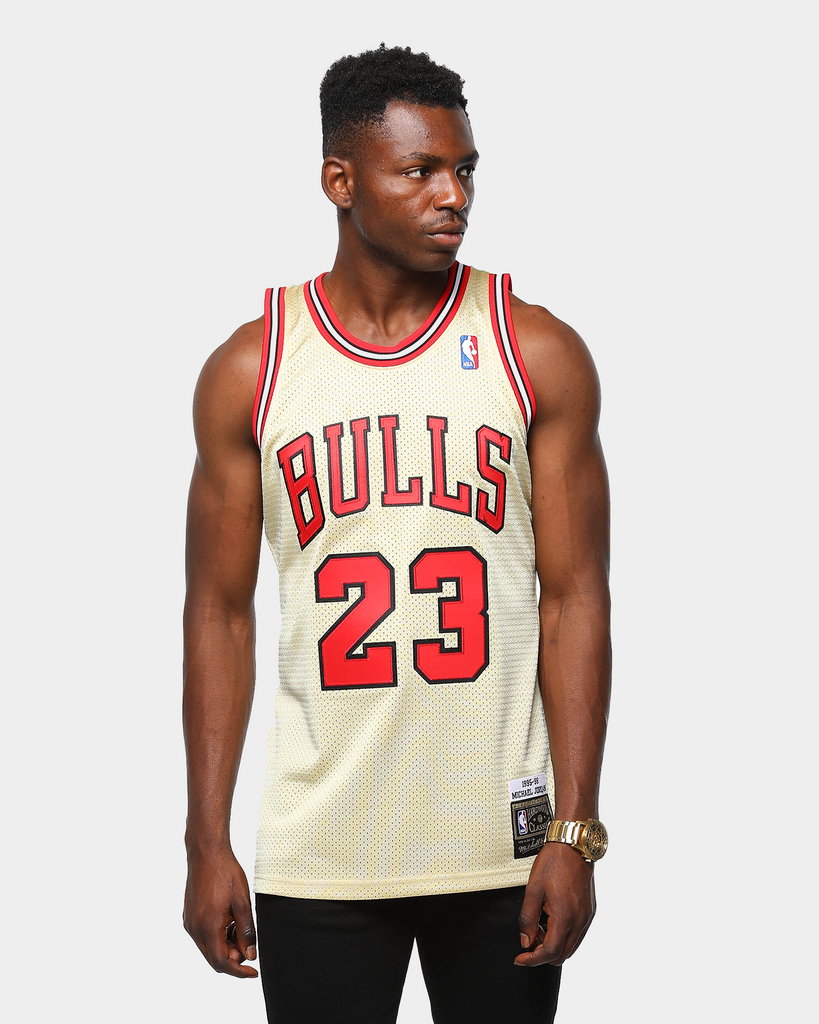 Mitchell & Ness Men's Chicago Bulls Michael Jordan Gold Jersey XL