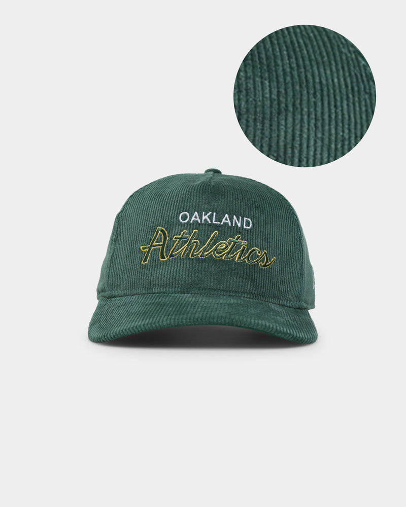 80/90s Oakland Athletics. Nike Script 